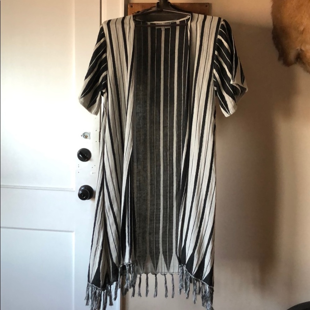 Short sleeve duster